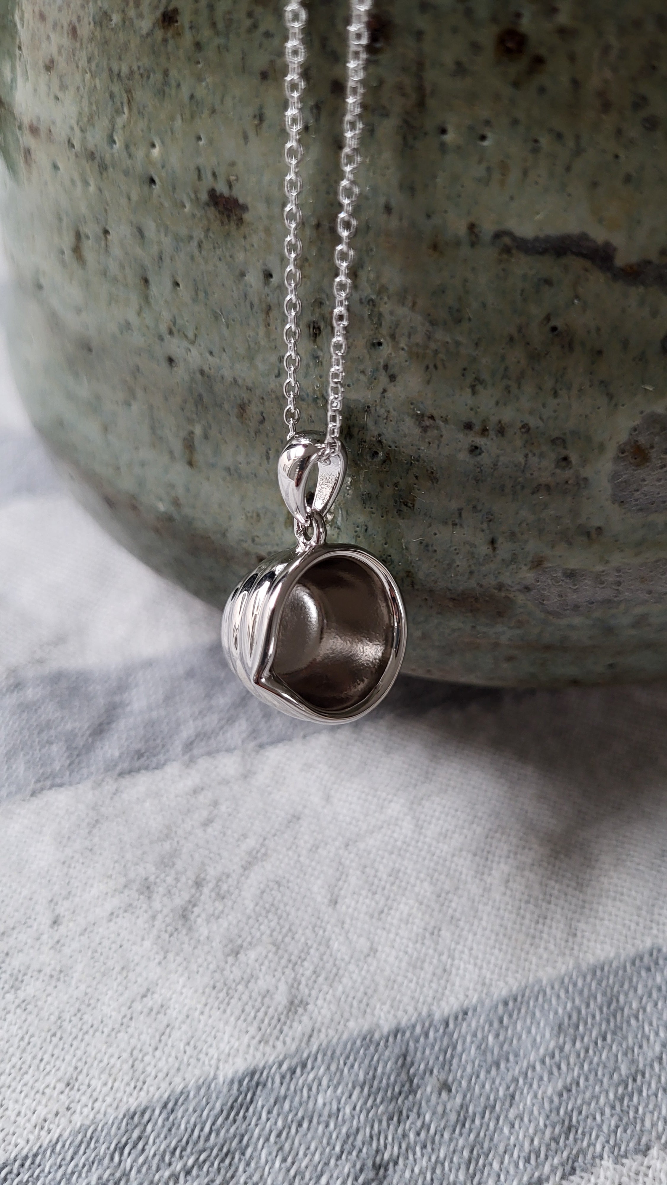 The Sui Matcha Bowl with Spout Necklace in Silver