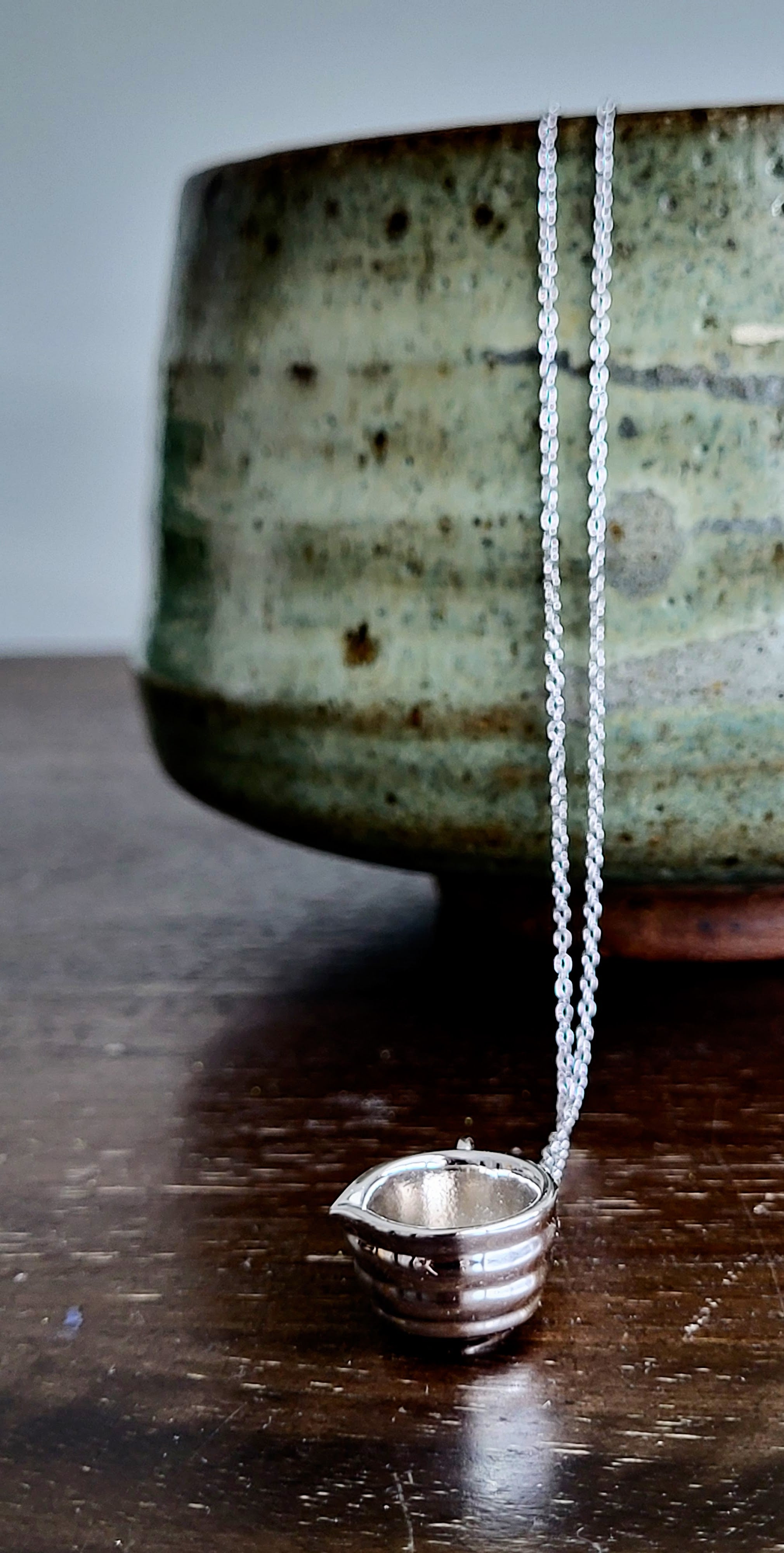 The Sui Matcha Bowl with Spout Necklace in Silver